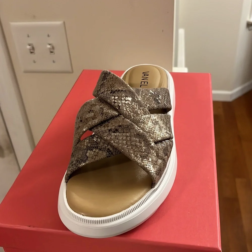 VanEli Cleary Opal Rockefeller Reptile Print Platform Sandals Size 8.5M
